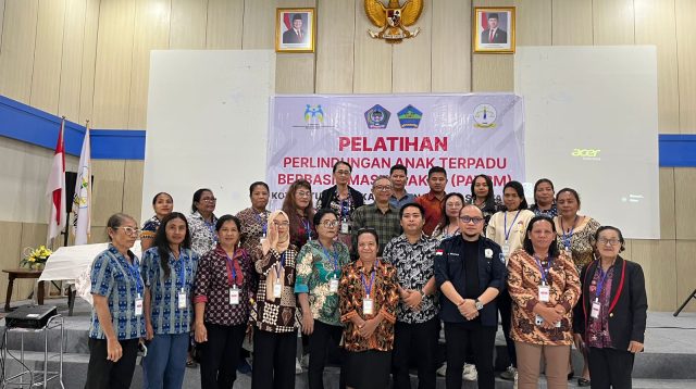 Dari Kanan Depan Urut Kedua merupakan Ketua DPD AKPERSI Provinsi Sulawesi Utara